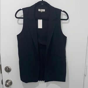 Black Sleeveless Blazer Vest